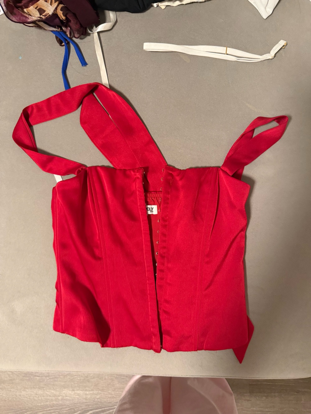 Princess Polly red halter satin hook and and eye top size 4 - Picture 3 of 5